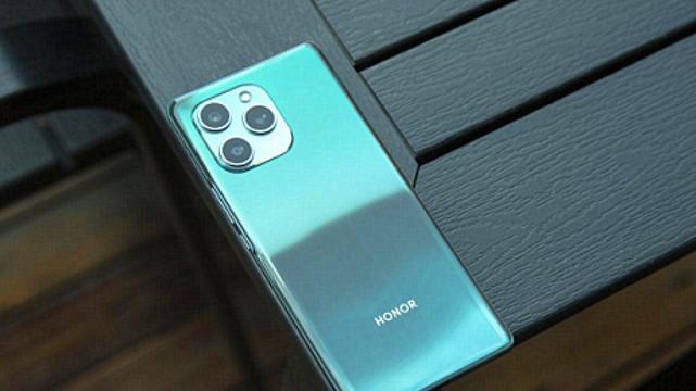 金士顿|荣耀60 SE或要逆袭，只因256G+66W超级快充，跌至1999元