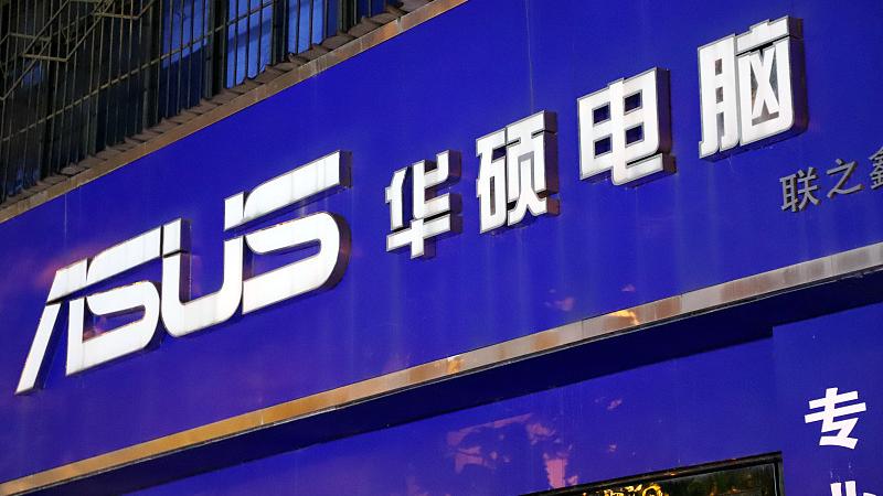 华硕|华硕新款笔记本电脑Zenbook 17发布！全球首款，全屏幕无键盘折叠屏