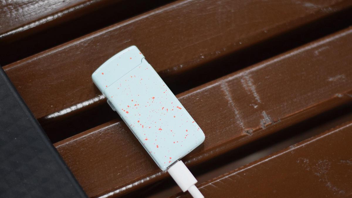 新能源|极蜂电弧充电打火机天青色双洒点，耗材耗尽时仅需充电即可添加