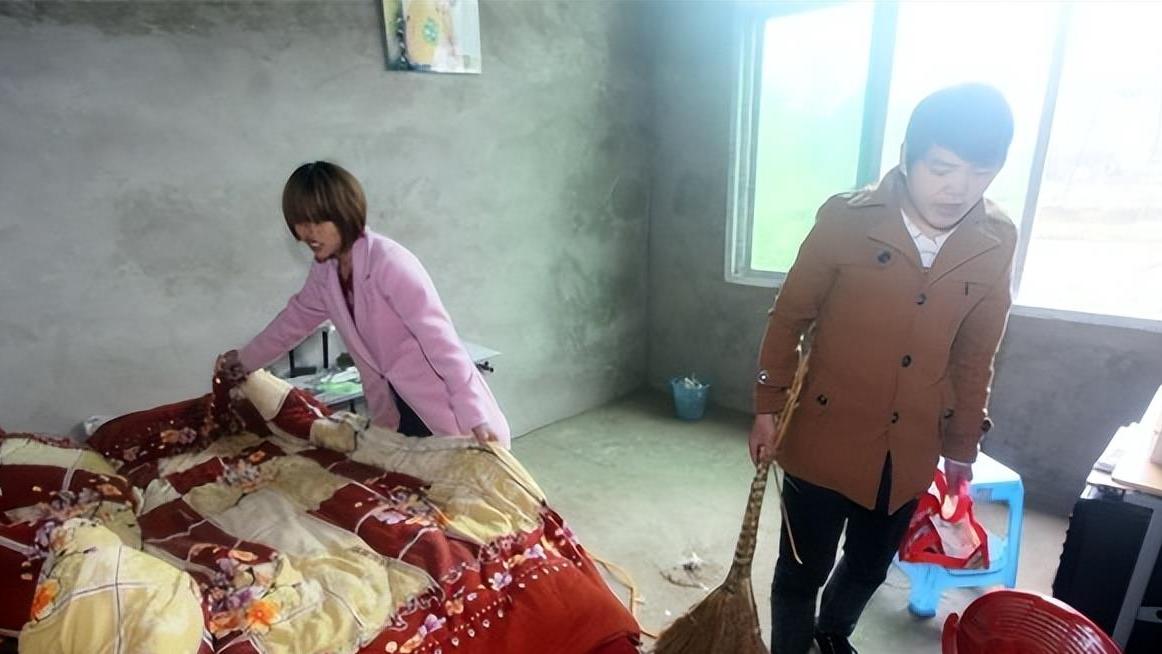 四川无鼻女：刚出生29天惨被老鼠咬掉鼻子，21岁和帅气小伙闪婚