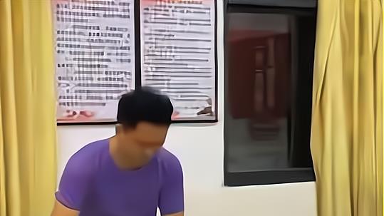 江西一爸爸为了女儿快乐小学时光更换全班桌椅，这事该怎么看？