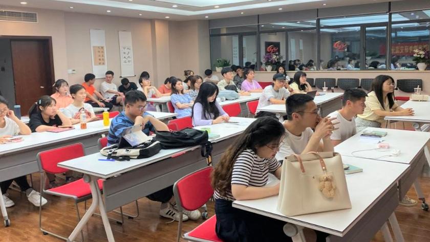 选调生|下半年“特殊公务员”招聘，党员和学生干部均可报名，待遇不凡