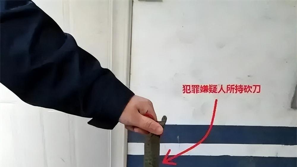 2019年，四川男子惦记美貌弟媳，半夜潜入房间被侄子发现后酿悲剧