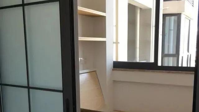 婆婆在新家阳台砌了个土气的池子，当初碍于面子没砸，现在超喜欢