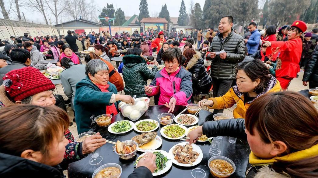 为什么农村酒席没有人情味了？过来人道出玄机，网友：世道变了
