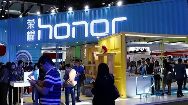 小米科技|无视中国院士警告？新荣耀“遮羞布”被撕开：技术被美取代了吗？