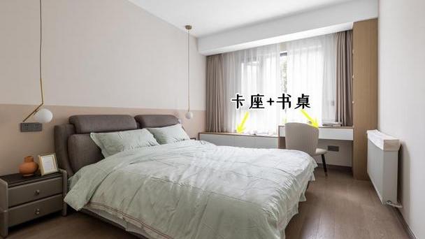 窗前不浪费，一半书桌一半落地柜，1㎡不到，功能性却多好几倍！