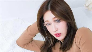 04年江苏男子怀疑情人与人有染，躲床底偷看3小时，真相令他崩溃