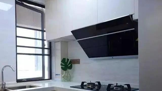 110平三室新房，第一眼便心动了，电视墙好高级，餐厅实用极了！