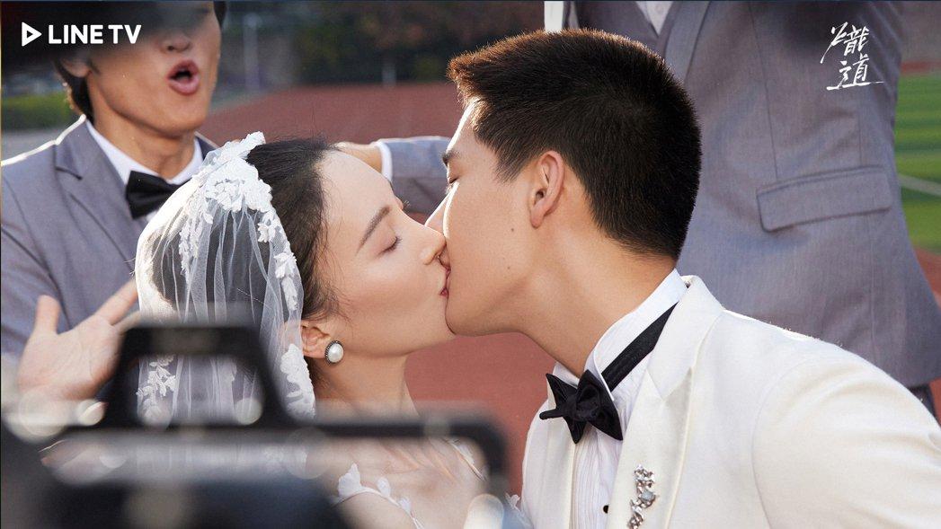 金晨|小8岁鲜肉奶狗式扑倒，金晨披婚纱喊嫁，舍不得和角色再见