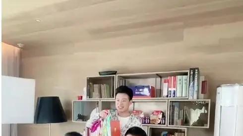 汪小菲|汪小菲手撕大S背后的商业逻辑：麻六记赢“麻”了，张兰卖断货