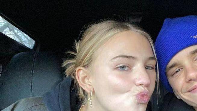 贝克汉姆|喜讯？罗密欧晒女友合照，小腹凸起引热议，贝克汉姆要当爷爷了？