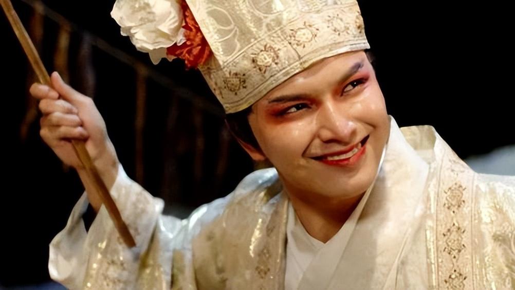 张雨绮|张雨绮整容过度脸部被破坏，油光满面似猪刚鬣，张翰都不如她油腻