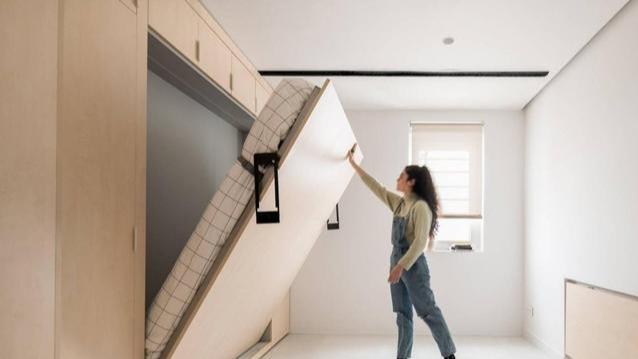 不服不行！45㎡的房子，她靠2面活动墙，直接摇身一变成两室一厅