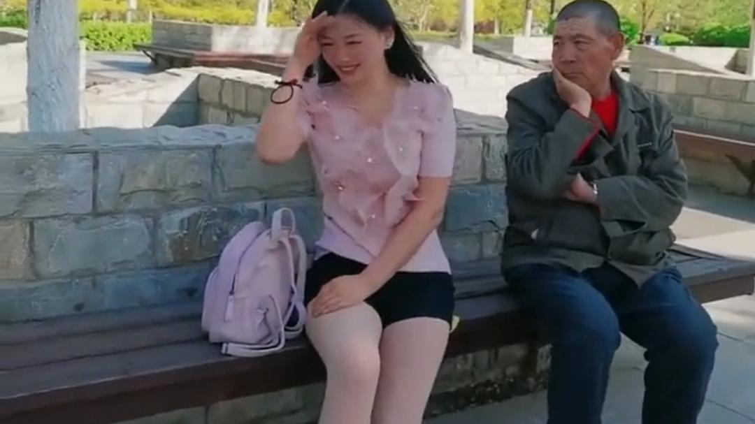 女子与网友聊天3个月奔现，对方竟是63岁的大爷，大爷还没看上她