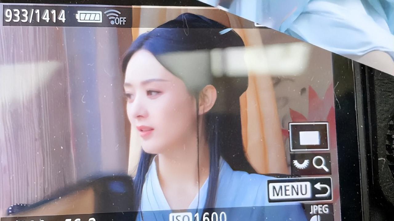 林更新|赵丽颖林更新让人羡慕，新剧杀青二人不避嫌贴脸拥抱，男方哭花妆