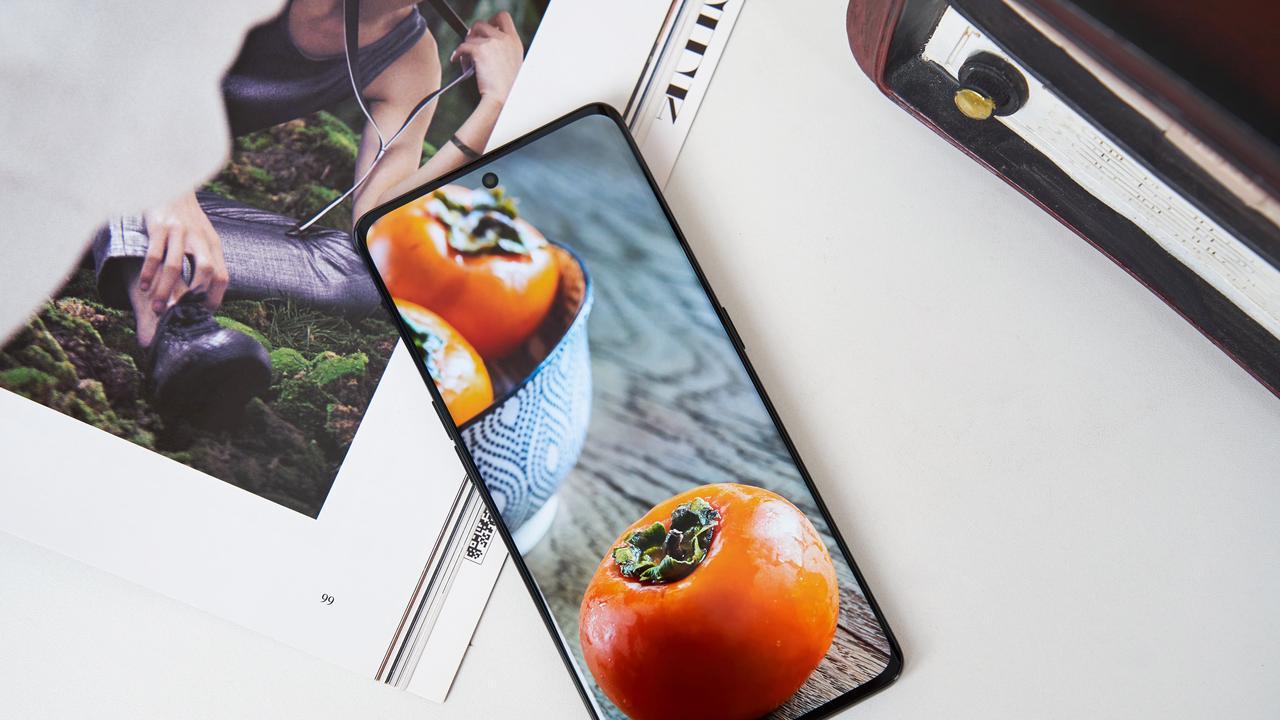 Netflix|国产手机屏幕堆料有多猛？OPPO A1 Pro上手：1799拿下出众好屏幕