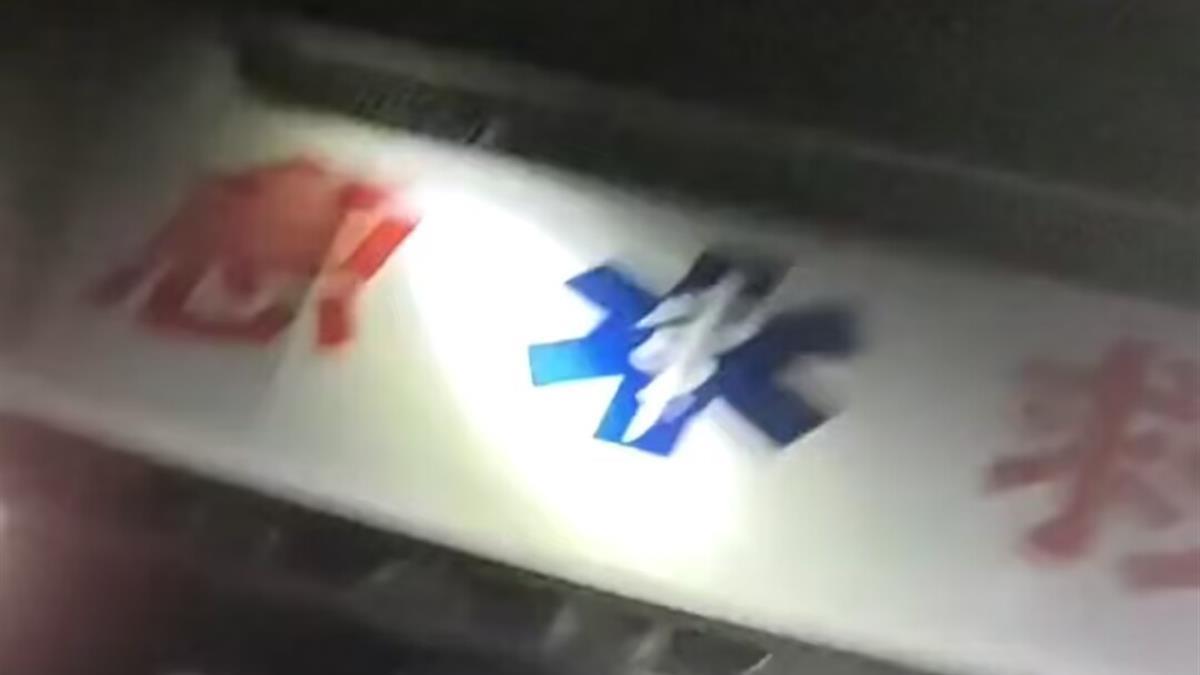 “救护车”坐地起价，司机中途想赶人下车，家属：母亲到家就去世了
