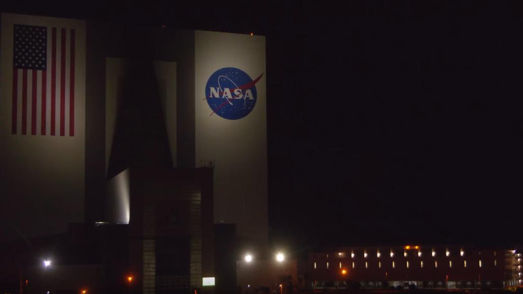 “阿尔忒弥斯”计划拉开帷幕，SLS美国新一代探月火箭发射升空多视角集锦