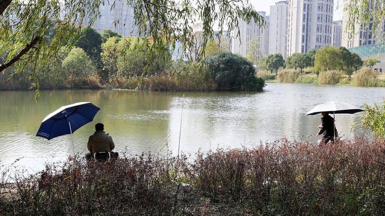 |钓鱼谚语中的“秋钓边”，指秋天的哪个时间段？又指啥样的边？