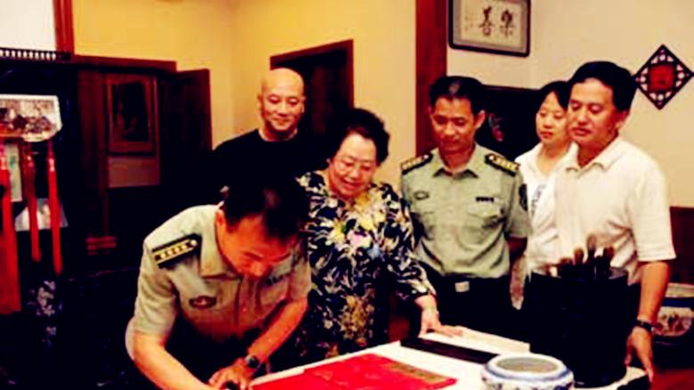 陈丽华|“唐僧”迟重瑞：头戴软饭男的帽子，守四条规矩与陈丽华相守32年