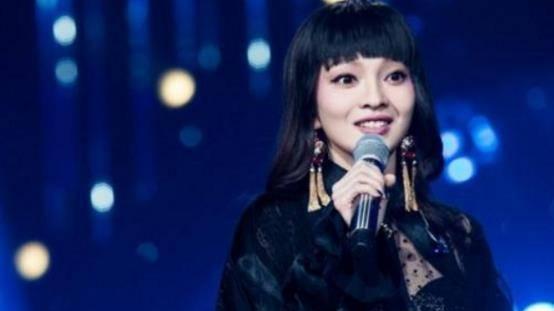 明星|被父母实力坑惨的3位明星，她前途尽毁，而她死后内衣被母亲拍卖