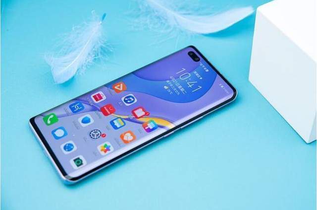 爱国|有人问：为什么越来越多人不选华为手机？有爱国情怀的选啥品牌？