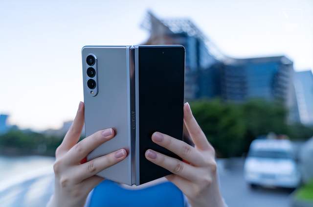 5G|商务党新宠三星ZFold3，硬件、性能、办公面面俱到