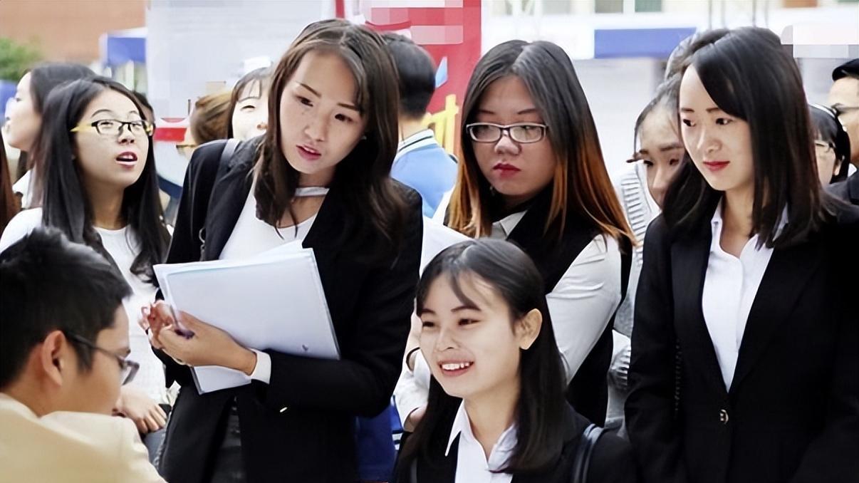 域名|一冷门国企工资单曝光，每天工作2小时，待遇可媲美互联网大厂