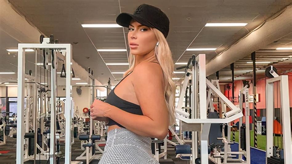 薇诺娜|自从减肥之后，她的身材更有魅力了，“胸硕臀丰”更显挺拔身姿