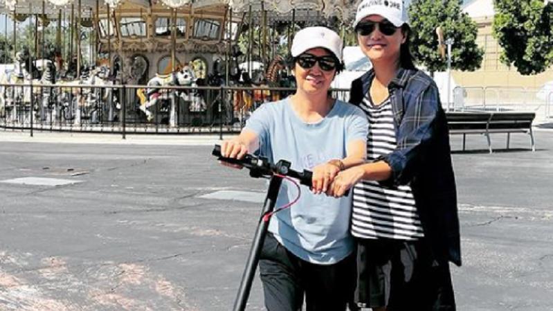 徐静蕾|48岁徐静蕾现身乡村农场，和面做馒头变家庭妇女，肚子凸孕味十足