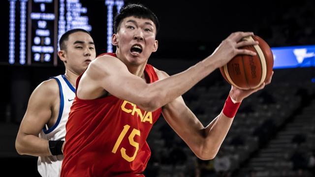 中国男篮|男篮23岁小将成最大惊喜！进攻稳定+飞天封盖 男篮有此小将太完美