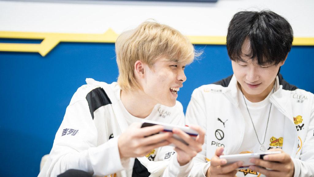 瓜主爆料今屿挂牌价格，有两三家俱乐部感兴趣，交易失败转型边路