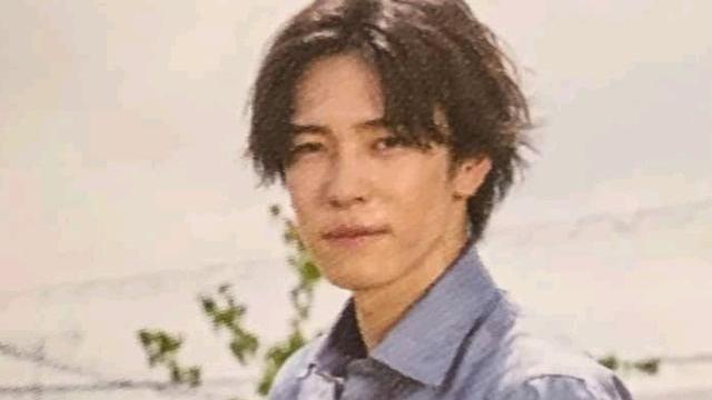 假面骑士圣刃|假面骑士圣刃外传：8年后主角团造型变化短发坏女人与野人剑斩