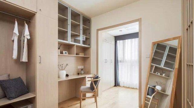 97平原木装修三居室，简约清新像把大自然搬回家一样，非常舒适