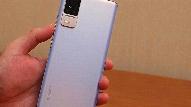 小米科技|曾是高颜值手机，如今七夕逐渐退场，从3199元跌至2079元，香不香？