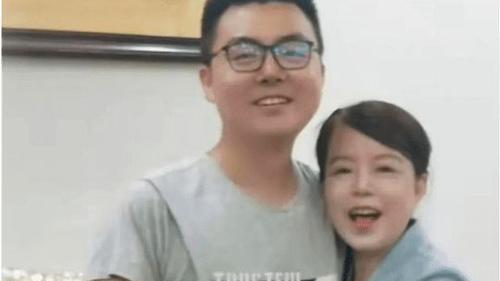 看到许妈和姚威母子二人的微信互动，网友：我们都放心了