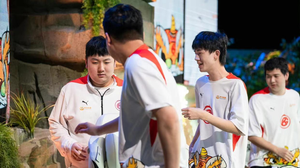 江豚|eStar对阵GK海报出炉：GK“炫耀”决赛门票，eStar上演“回忆杀”