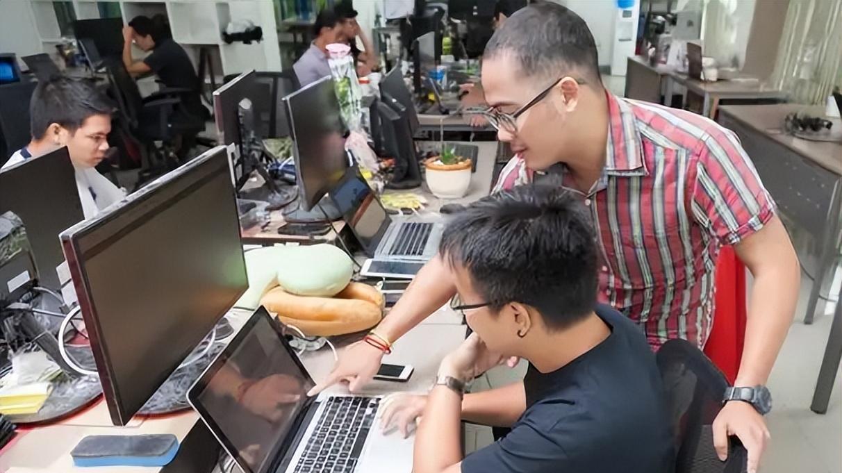 教师|2022理想型女婿职业榜单公布，IT、教师太不受欢迎，榜首热度高