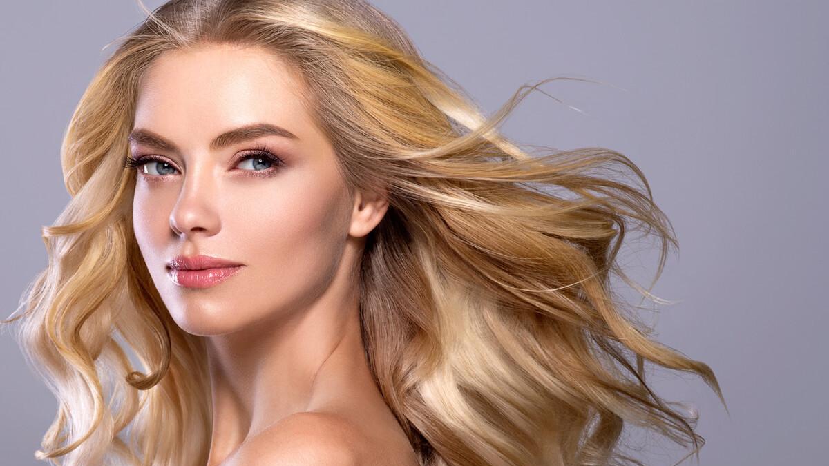 离婚|45岁女子机场目睹老公和别的女人一起，女儿的话让她做出正确决定