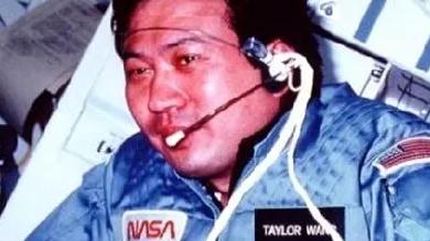 美国飞船执行任务，成员没有中国人，五星红旗却被第一次带入太空