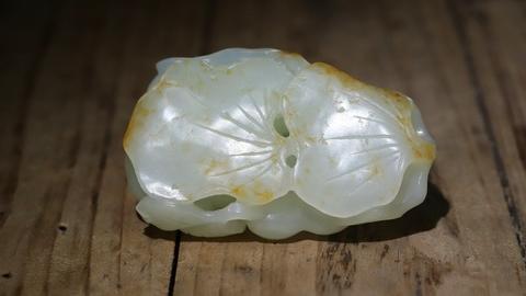 翡翠手镯|舊藏和田玉“枣黄皮 葫芦玉珮”