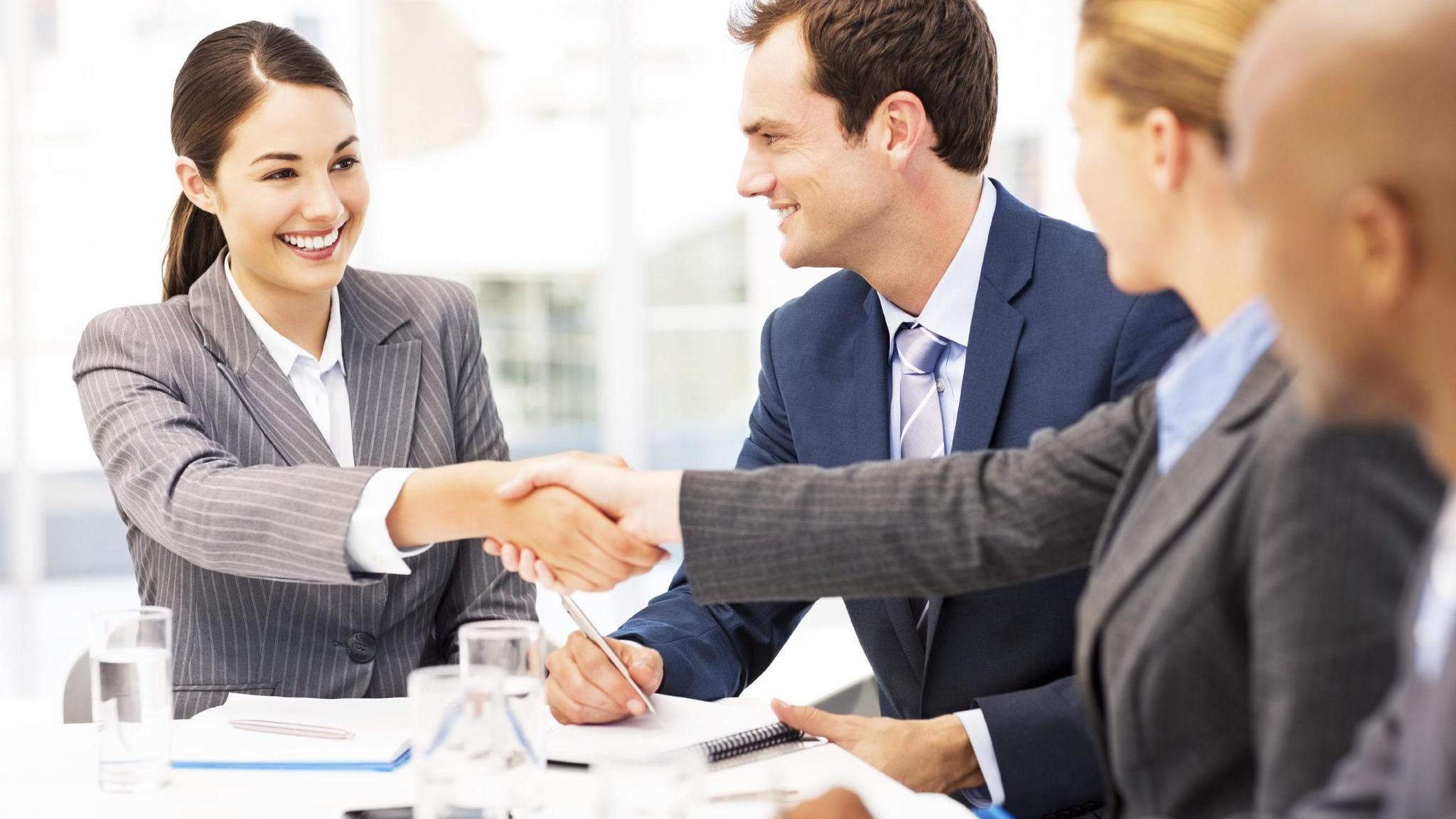 裁员|职场同事不帮助我，还暗自在背后给我起小九九，该怎么办