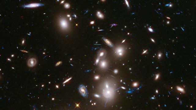 我们的宇宙正在不断变化改变其物理规则，它不想被人类研究透