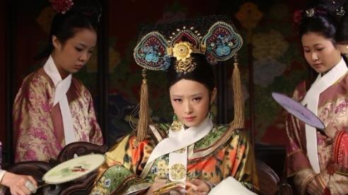 甄嬛传|《甄嬛传》：流朱的一句话，引爆了甄嬛头顶的“雷”！