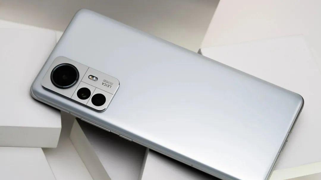 小米科技|价格同为3399，三星S22和小米12S谁才是小屏旗舰呢？