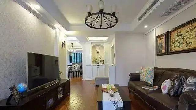 反对老婆墙壁贴壁纸，没想到入住半年越看越好看，入户就很惊艳！