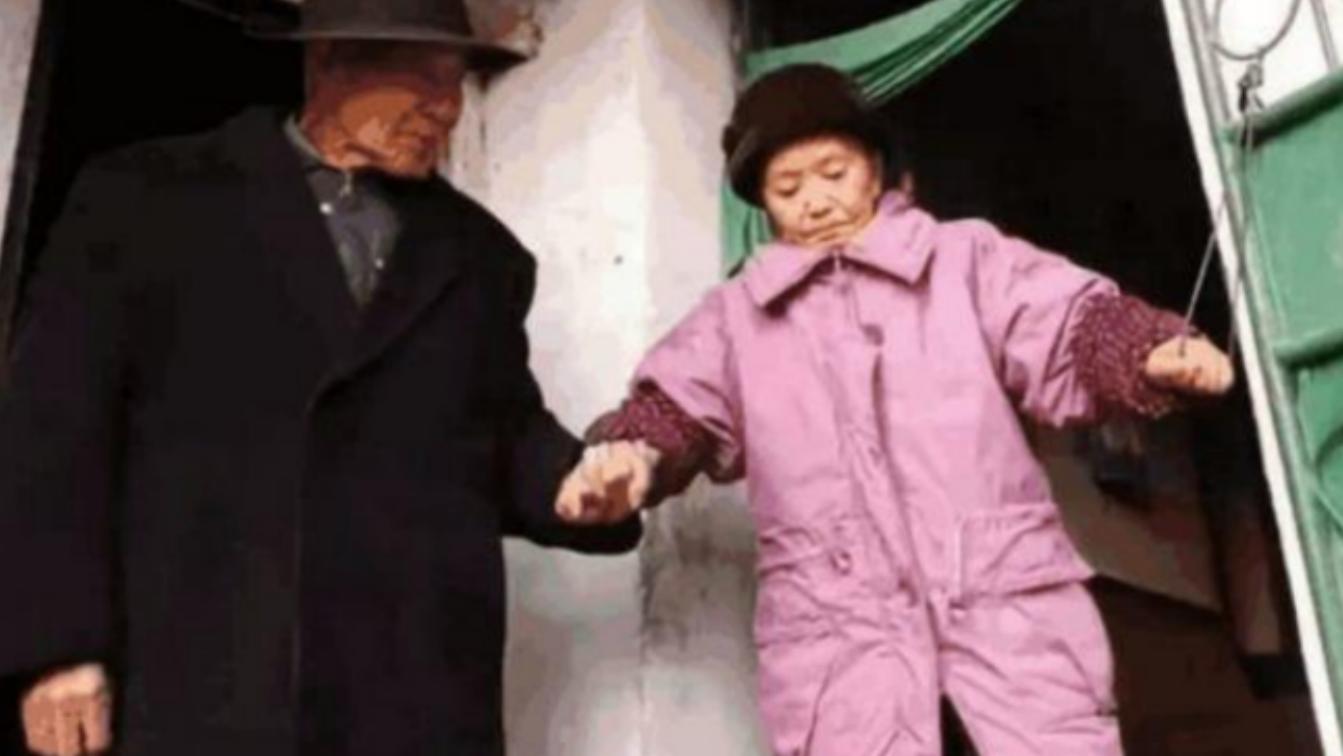 1997年，四川8旬老太嫁人，新婚之夜得知：新郎是她60年前的丈夫