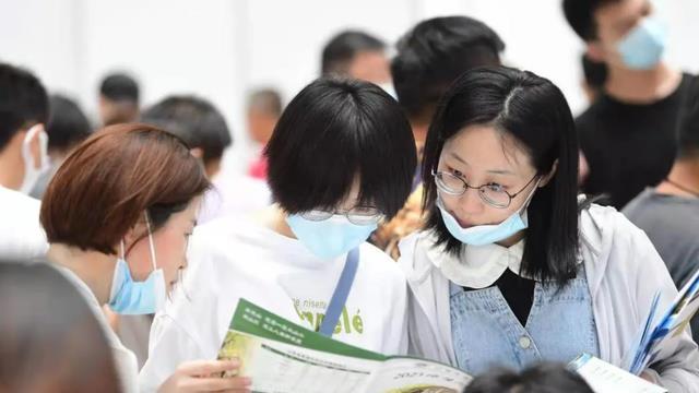 衬衫|3大专业分数线可能上涨，张雪峰提醒高考生，成绩没优势切忌冲线