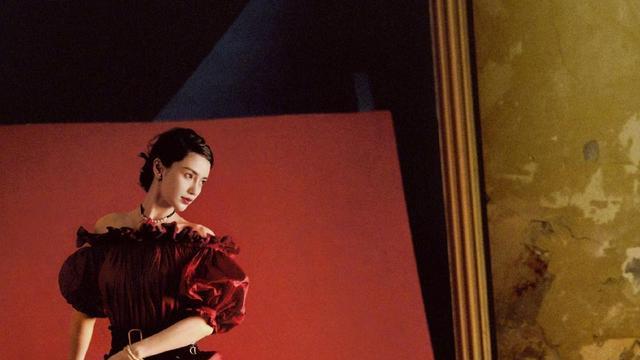 Angelababy|杨颖身穿弗拉明戈红舞裙妩媚动人！雪肤娇嫩美得不可方物